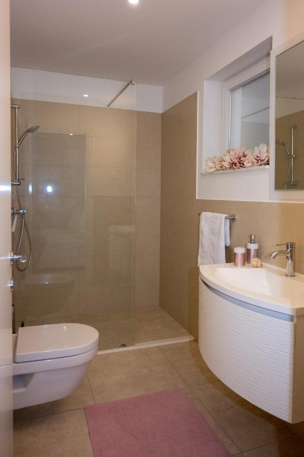 Paradise On The Beach Apartments Бибине Екстериор снимка
